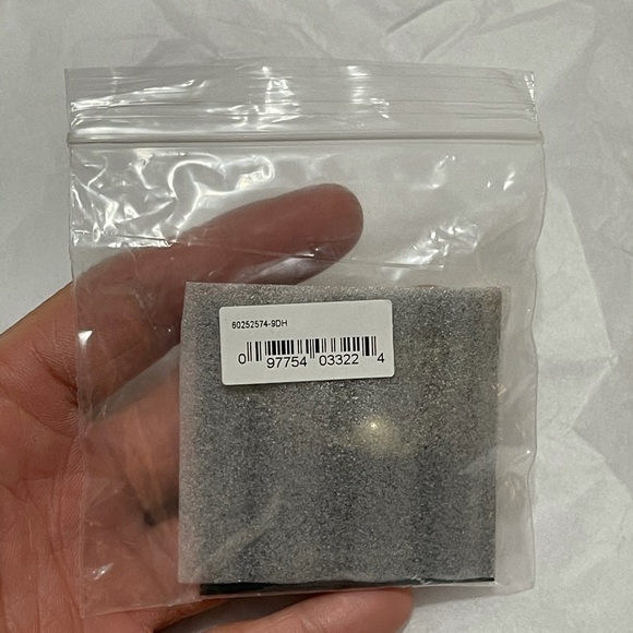 NWT One Size Women’s Givenchy Crystal Necklace In Golden Color - Picture 5 of 6